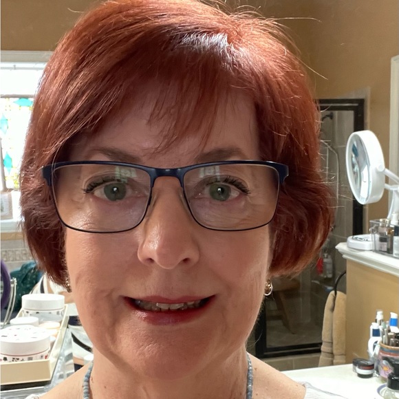 Meet your Posher, Brenda - Picture 2 of 4